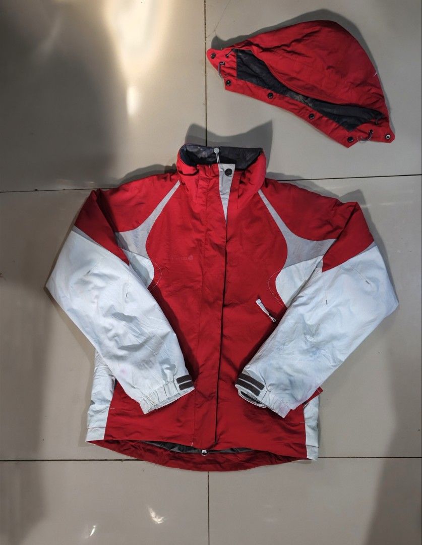Lafuma Climaway Ski jacket/winter jacket (Category: Coats, Jackets and Outerwear) located in Zamboanga. Submitted by crazy_findss (Listing ID 1469318316, Image 1). Description: 20x24 Size Small to Medium Great condition Minimal issue stains(visible on last 3 pictures) Working zippers Complete buttons Detachable hood Add sf Location:Zamboanga City.