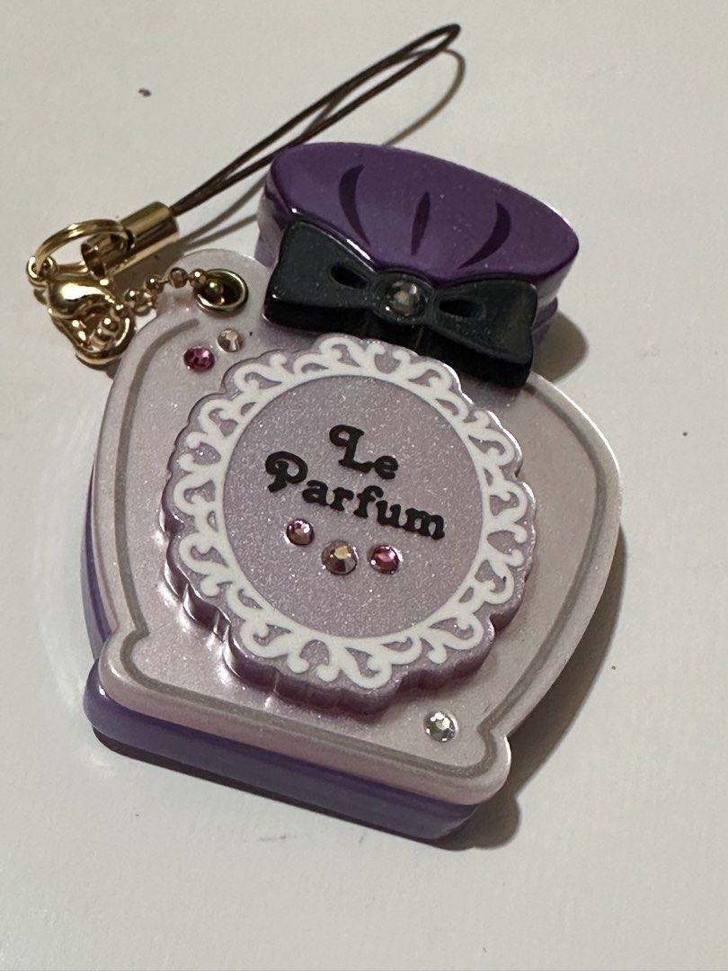 Le Parfum Perfume Bottle Shaped Mirror Keychain (Category: Everything Else Others) located in Davao. Submitted by favoritepreloved (Listing ID 1469301781, Image 3). Description: .