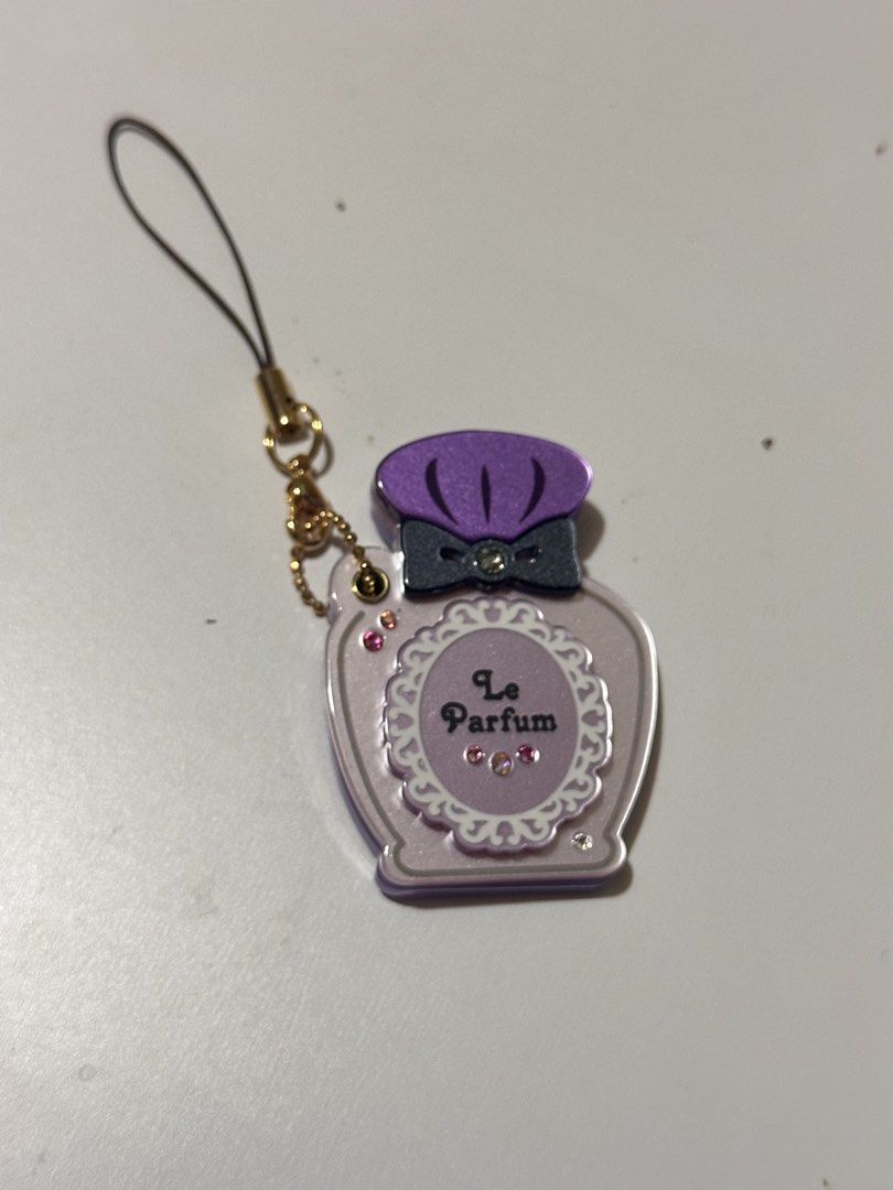 Le Parfum Perfume Bottle Shaped Mirror Keychain (Category: Everything Else Others) located in Davao. Submitted by favoritepreloved (Listing ID 1469301781, Image 1). Description: .
