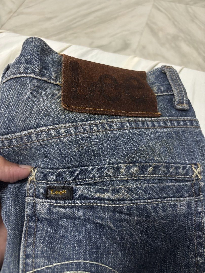 Lee Denim Shorts Size 33 (Category: Jeans) located in Caloocan City. Submitted by sarahastrid (Listing ID 1469283963, Image 1). Description: - Brand/Model: Lee blue denim jeans - Size: 33 - Material: 100% Cotton - Design: Classic style with brown leather back patch and small black pocket label - Features: Standard button closure and sturdy belt loops - Versatility: Easy to match with your everyday casual outfits.