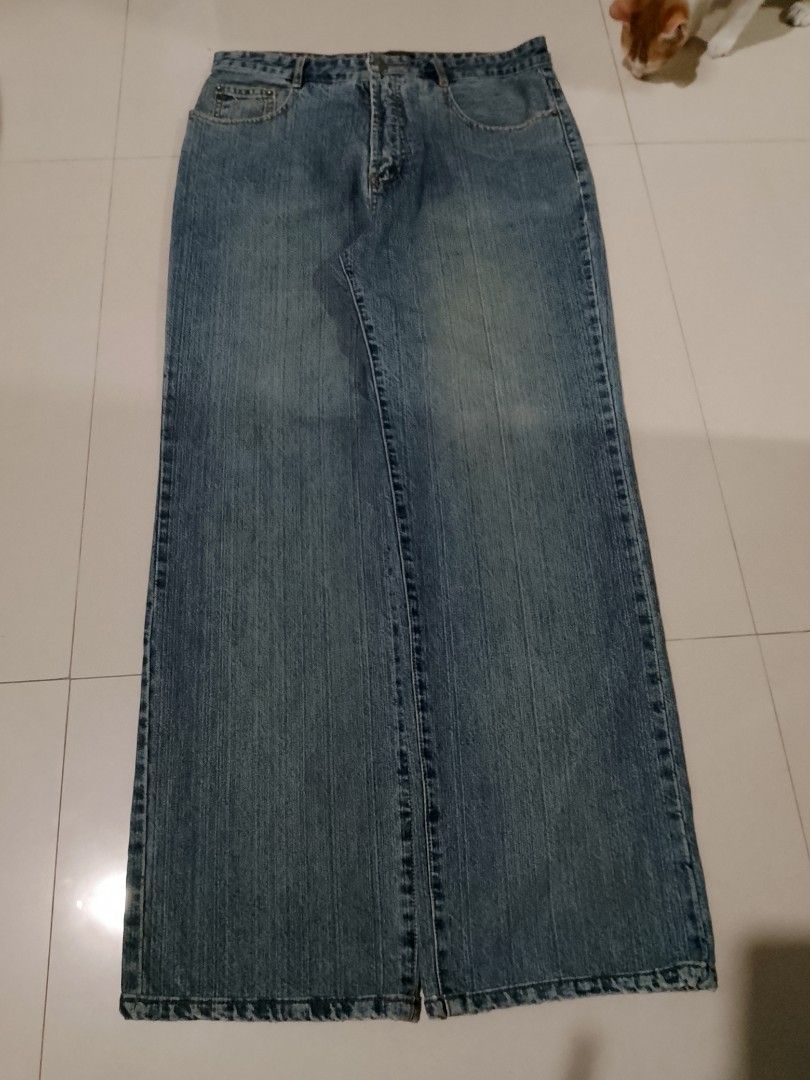 LEE RIDERS JEANS (Category: Jeans) located in Cavite. Submitted by jftxthrift (Listing ID 1469345761, Image 1). Description: sz 32 length 41 thigh 12 l.o 9.