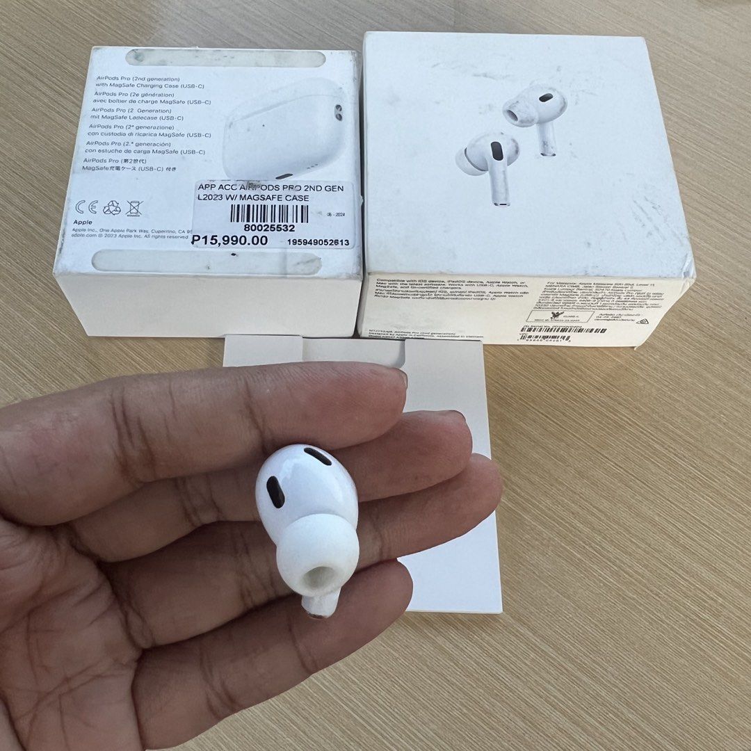 Left Pod Airpods Pro 2 Original (Lightning) (Category: Earphones) located in Cebu City. Submitted by luckyyfindss (Listing ID 1469265446, Image 3). Description: Left Pod Airpods Pro 2 Original (Lightning) I offer replacements to those missing or lost either charging case, left, and right Airpods this is the best for you 💯 - Good as new no issues - A2699 Model Number - All features are working - Cleaned and sanitized - Updated to latest firmware 