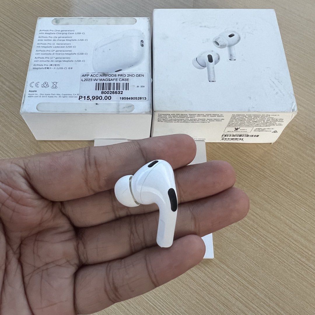 Left Pod Airpods Pro 2 Original (Lightning) (Category: Earphones) located in Cebu City. Submitted by luckyyfindss (Listing ID 1469265446, Image 2). Description: Left Pod Airpods Pro 2 Original (Lightning) I offer replacements to those missing or lost either charging case, left, and right Airpods this is the best for you 💯 - Good as new no issues - A2699 Model Number - All features are working - Cleaned and sanitized - Updated to latest firmware 