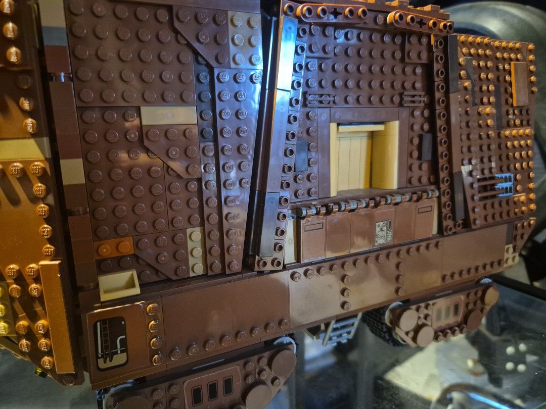 LEGO Star Wars UCS Sandcrawler (Category: Lego & Building Sets) located in Quezon City. Submitted by thriftycollects (Listing ID 1469208997, Image 3). Description: Authentic +3 Free Polybags + Free lego starwars keychain Open for meet ups.