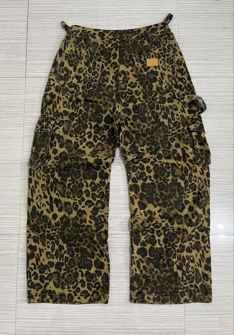 LEOPARD CARGO BAGGY PANTS (Category: Jeans) located in Santa Cruz. Submitted by youngearth.c72f95 (Listing ID 1469231219, Image 2). Description: EXCELLENT CONDITION NO ISSUE DIMES-W-30 to 33 L-42.5 Lo-11.5.