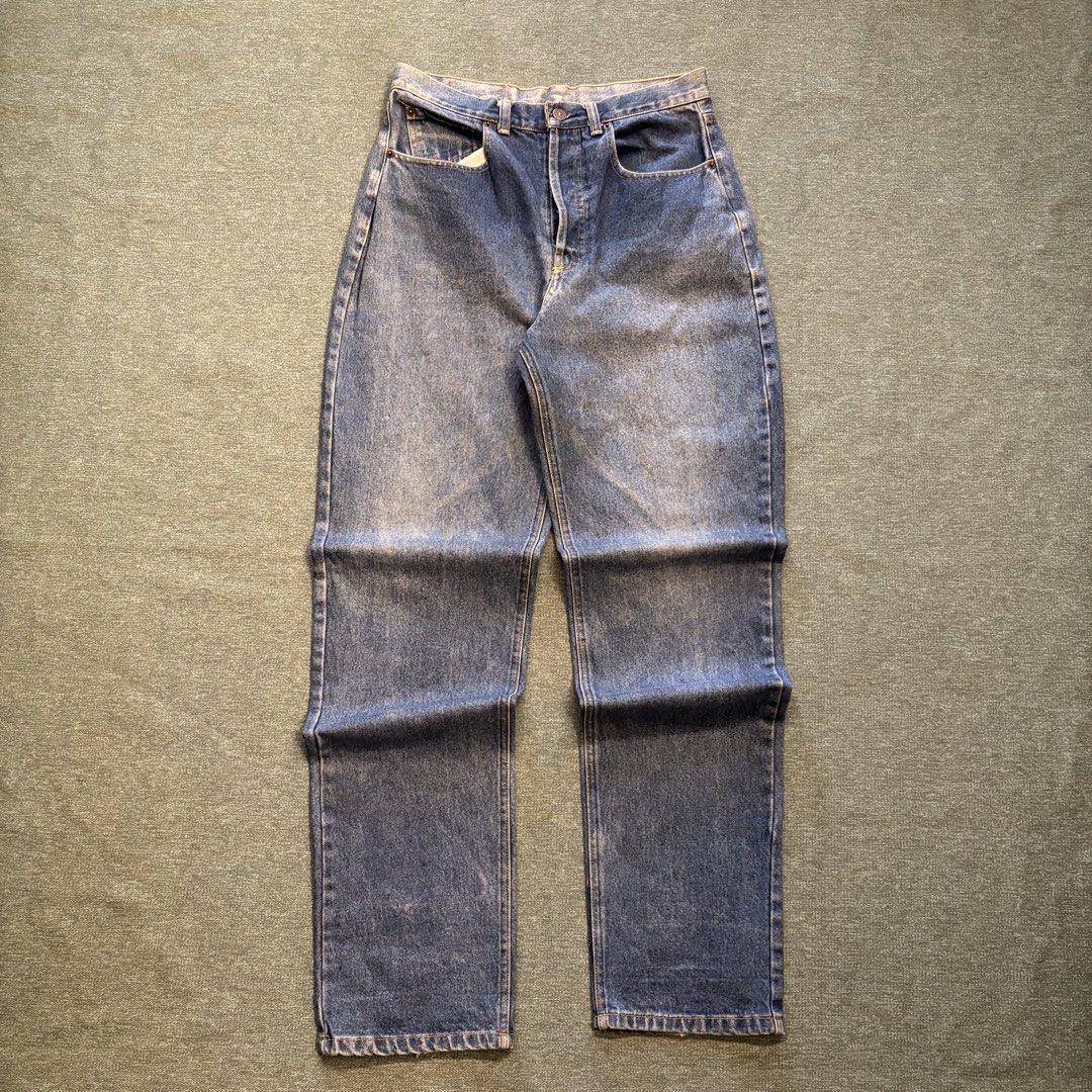 Levis 501 Buttonfly Jeans (Category: Jeans) located in Butuan. Submitted by ragscurations (Listing ID 1469231760, Image 1). Description: Good condition What u see is what you get Need wash color rate 9.3 Waist - 30 length 44.