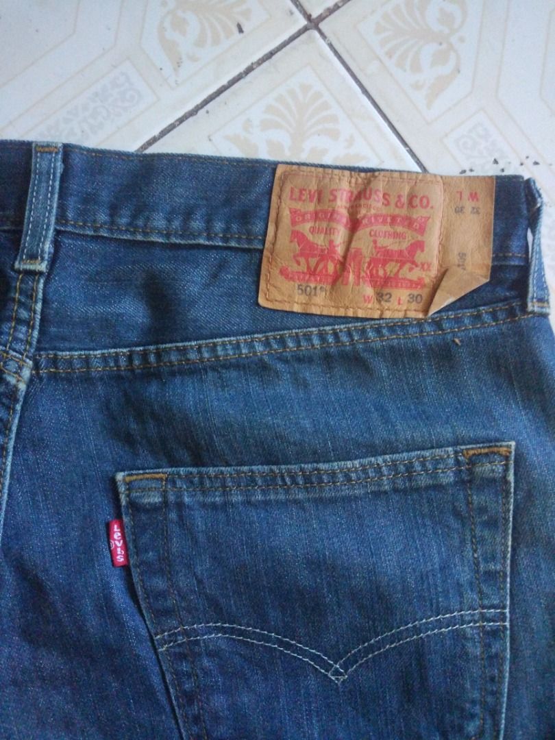 Levis 501 Jean 33 actual (Category: Jeans) located in Pasay City. Submitted by denimdude.ph (Listing ID 1469267961, Image 3). Description: paint marks, last pic.