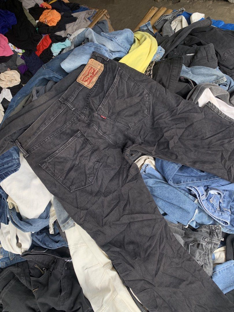 LEVIS 501 SIZE 32-33 (Category: Announcements) located in Manila. Submitted by ibramac11 (Listing ID 1469316983, Image 2). Description: .