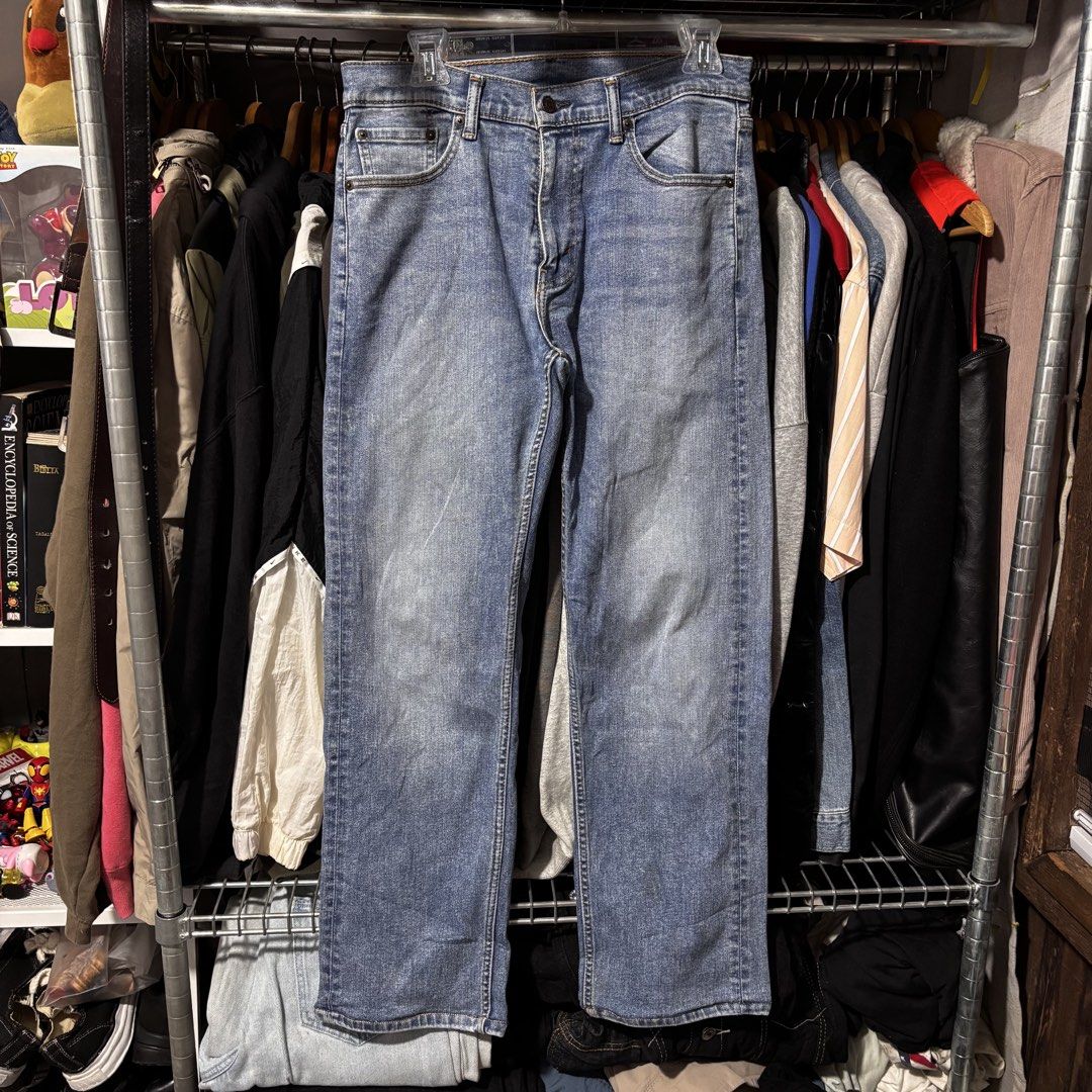 Levi's 505 Regular Fit Jeans W31 L32 (Category: Jeans) located in Caloocan City. Submitted by bonsatocha43876 (Listing ID 1469326930, Image 2). Description: - Brand/Model: Levi's 505 Regular Fit Jeans - Wash: Medium Blue - Size: Waist 31, Length 32 (W31 L32) - Details: Classic 5-pocket styling, zip fly, button closure, leather back patch, and signature arcuate rear pocket stitching - Condition: Clean, great pre-loved condition, ready to wear.