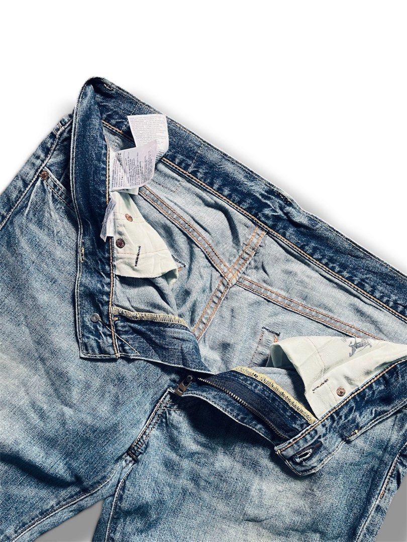 Levi’s 511 Slim Fit Jeans (Category: Announcements) located in Cebu City. Submitted by lchadpierr03463 (Listing ID 1469309345, Image 3). Description: • Fit: Slim through the seat and thigh with a slim leg opening. • Rise: Sits below the waist. • Details: Classic 5-pocket styling with signature arcuate stitching on the back pockets and a red tab detail. Authentic 34x30.