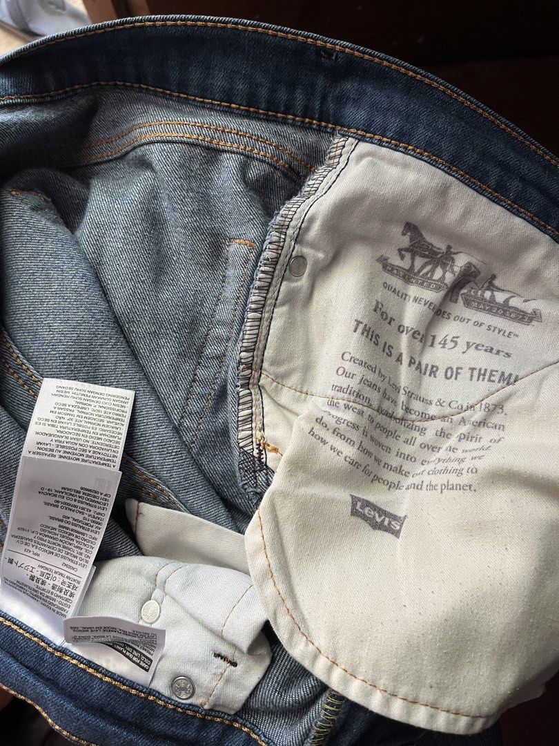 Levis Denim Pants (Category: Jeans) located in Dumaguete. Submitted by thriftbydave63202 (Listing ID 1469252474, Image 2). Description: Levis 514 denim pants Size 34 In Excellent Condition No Issue Need Wash Mine: 1300 shipped Dm if you’re interested 📩 Can ship right away Courier: Jnt Express.