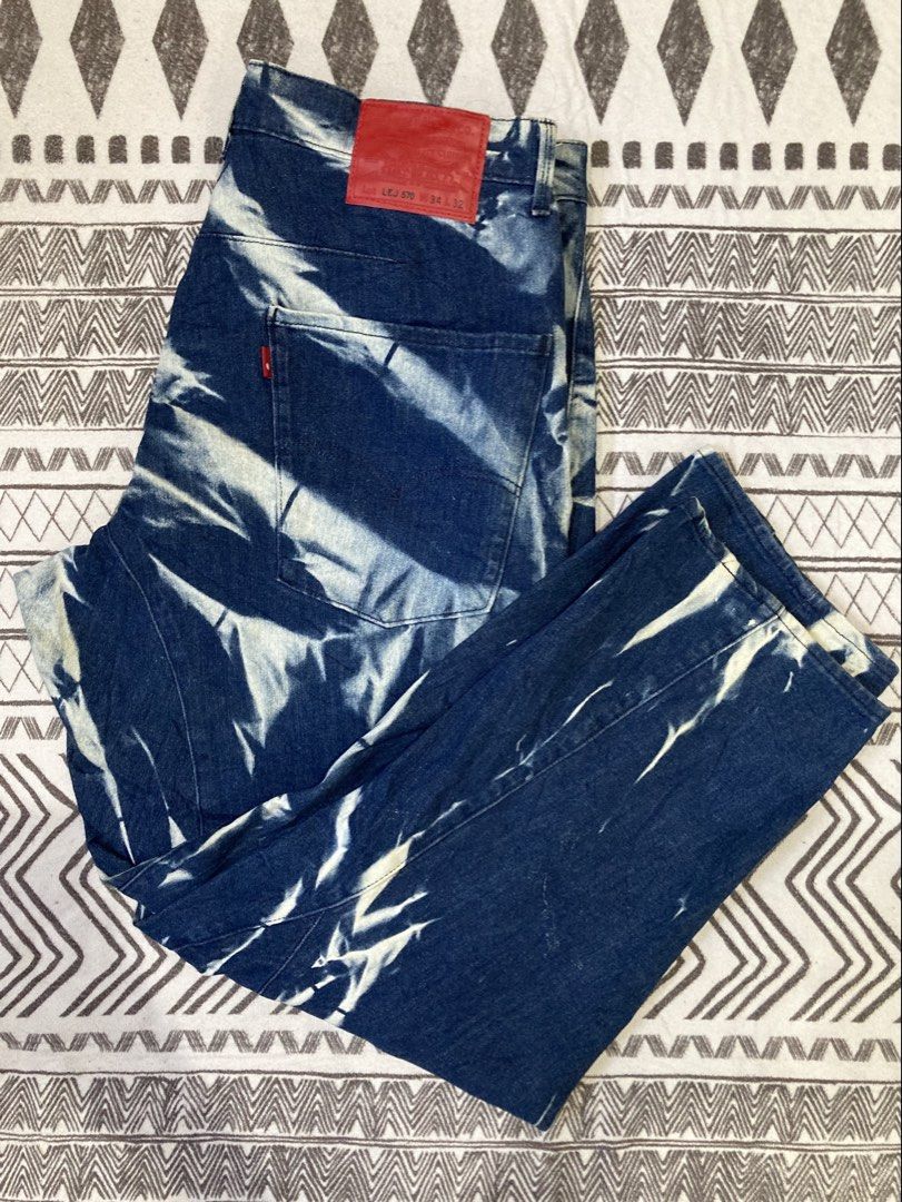 Levi’s Engineered Jeans (LEJ) 570 (Category: Jeans) located in General Santos City (Dadiangas). Submitted by amorhesthrift (Listing ID 1469235906, Image 3). Description: Good to new condition Need wash Issue❌ Size- 34 on tag stretchable 📏 W36-38 L38.5 These are the Levi’s Engineered Jeans (LEJ) 570 Baggy Taper in a blue-and-white tie-dye or bleach-wash finish.