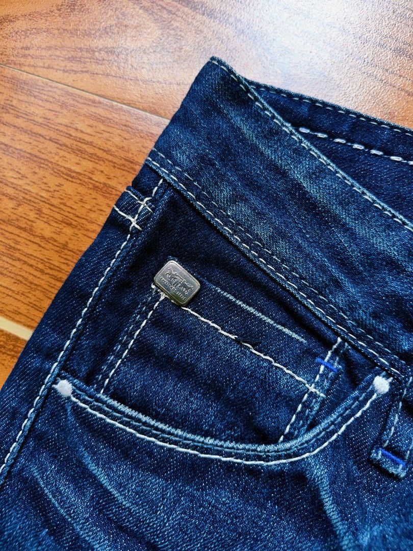 Levi's Lady Style Angelite Bootcut (27-28) (Category: Jeans) located in Davao. Submitted by raymnd89 (Listing ID 1469223745, Image 3). Description: Levi's Lady Style Angelite Bootcut (27-28) W: 27-28 L: 36.5 Hem: 9 Excellent condition Need wash Issue: none.