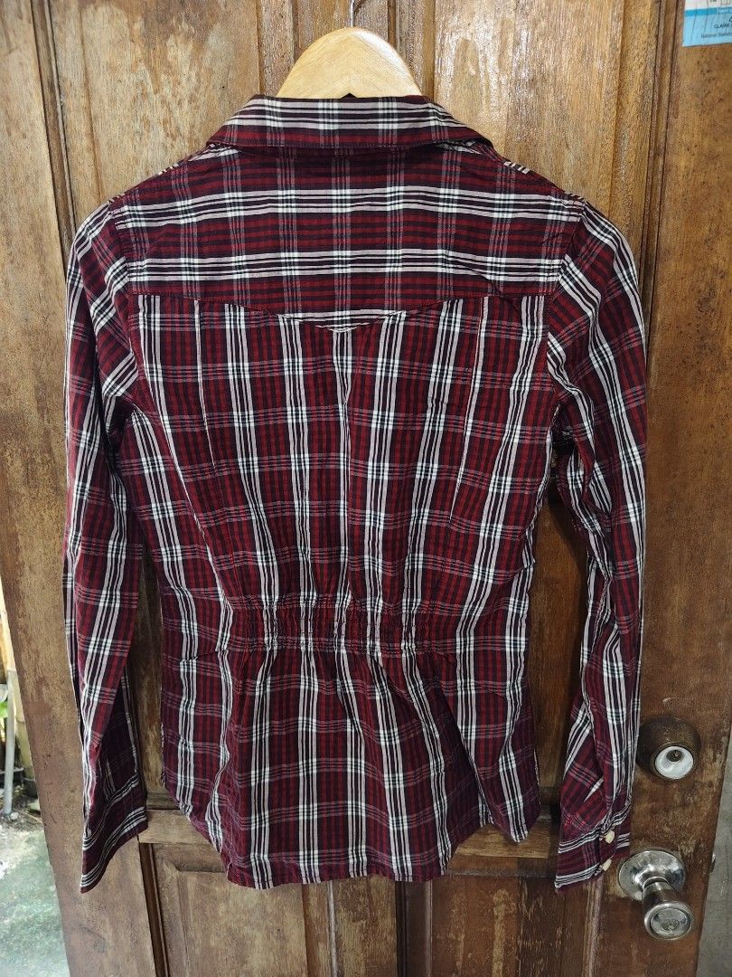 Levis Long Sleeve Women's (Category: Longsleeves) located in Iloilo. Submitted by branded-boy0422_16 (Listing ID 1469198471, Image 2). Description: W:16 L: 24 Good as new Need Washed only.