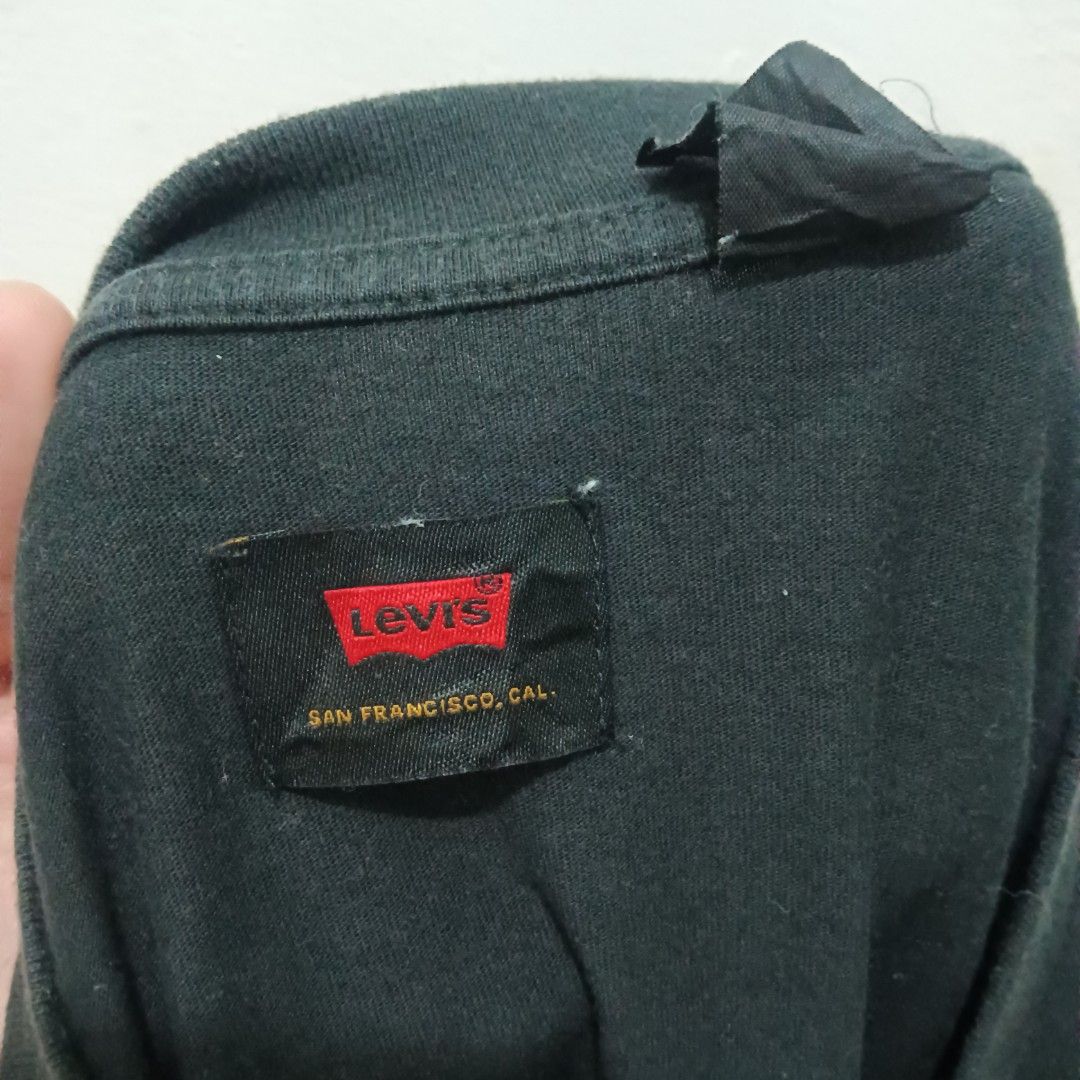 LEVI'S Skateboarding Graphic Shirt (Category: Tshirts & Polo Shirts ) located in Caloocan City. Submitted by jaychingsss (Listing ID 1469341693, Image 2). Description: Levi's Skateboarding Shirt - 150 24x30 Color Rate: 9/10 Complete Tags No issue NEED WASH.