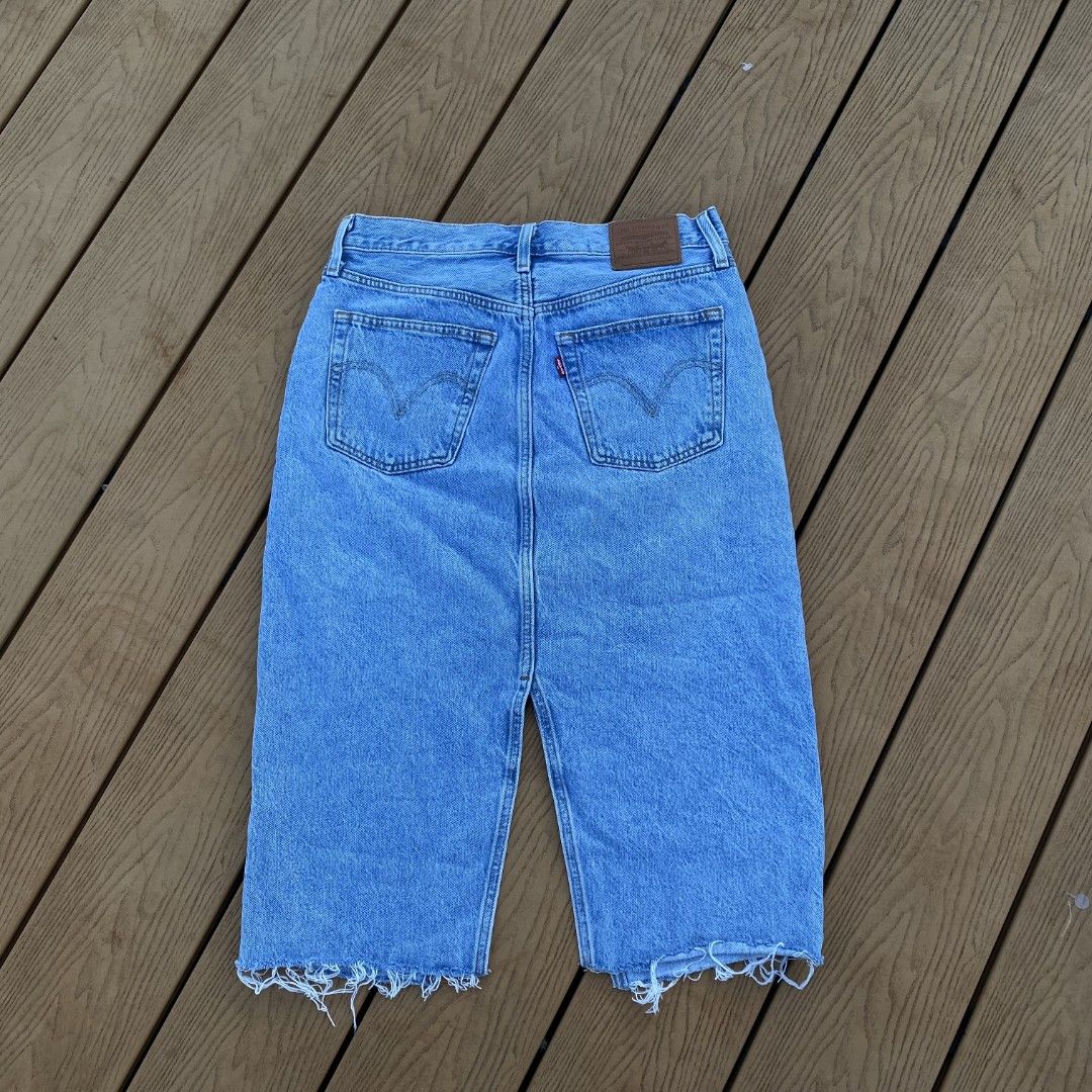Levi's Premium Denim Skirt (Category: Skirts) located in San Francisco. Submitted by estherific.m (Listing ID 1469290654, Image 3). Description: Levi's Premium Denim Skirt waist: 28-30 length: 27 ‎color rate: 10/10 ‎flaws: NONE ‎BRANDNEW CONDITION ‎ ‎courier: LBC/JNT ‎mop: Payment First - GCASH ‎loc: CAMOTES, CEBU ‎ ‎dm! 📩 ‎.
