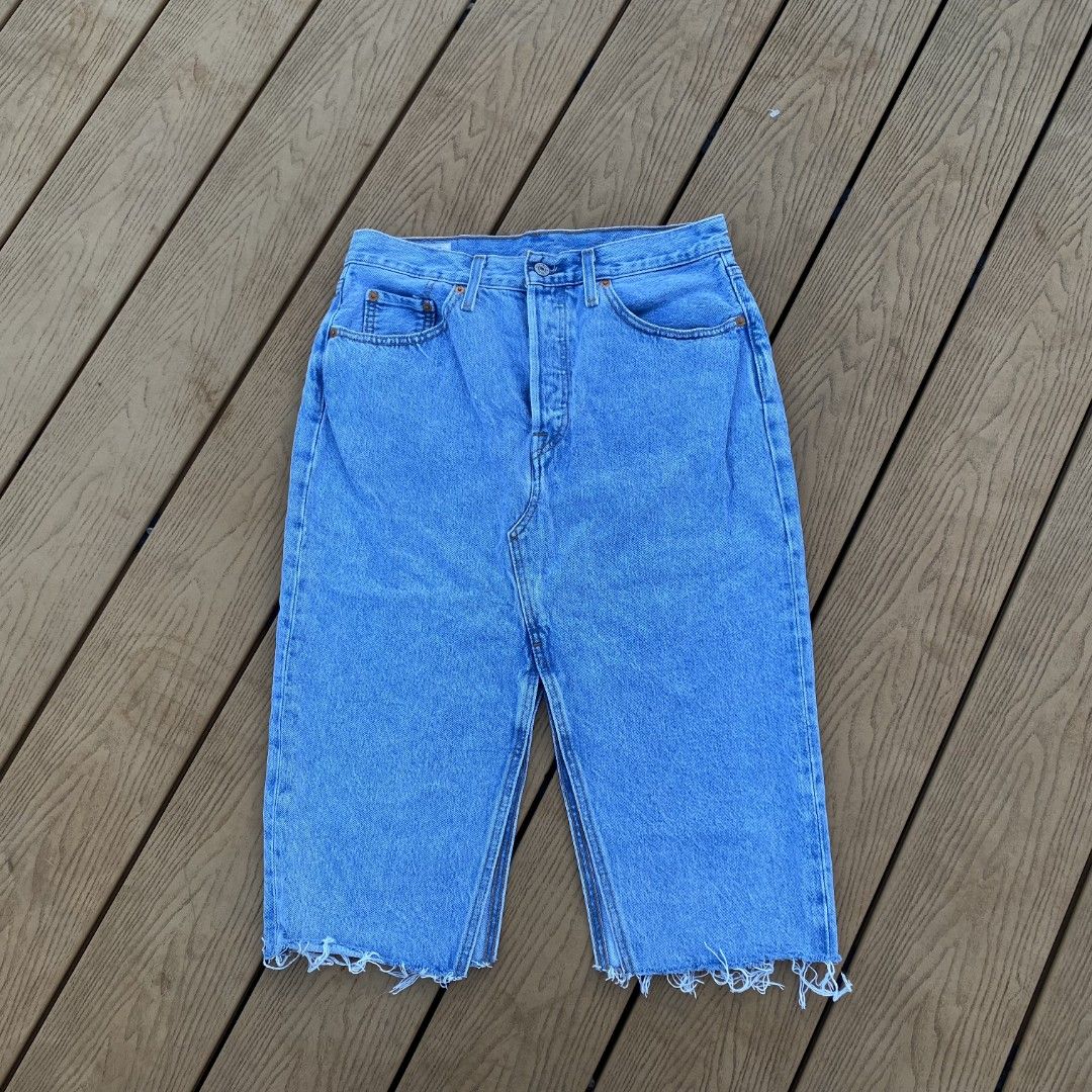 Levi's Premium Denim Skirt (Category: Skirts) located in San Francisco. Submitted by estherific.m (Listing ID 1469290654, Image 1). Description: Levi's Premium Denim Skirt waist: 28-30 length: 27 ‎color rate: 10/10 ‎flaws: NONE ‎BRANDNEW CONDITION ‎ ‎courier: LBC/JNT ‎mop: Payment First - GCASH ‎loc: CAMOTES, CEBU ‎ ‎dm! 📩 ‎.