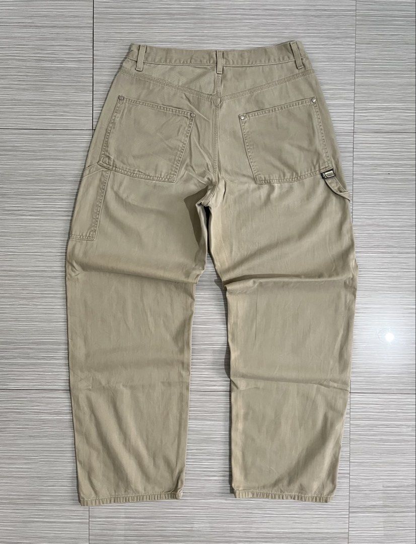LEVIS SILVER TAB KHAKIS CARP BAGGY PANTS (Category: Activewear) located in Santa Cruz. Submitted by youngearth.c72f95 (Listing ID 1469230888, Image 2). Description: EXCELLENT CONDITION NO ISSUE SIZE 32 L-42 Lo-9.6.