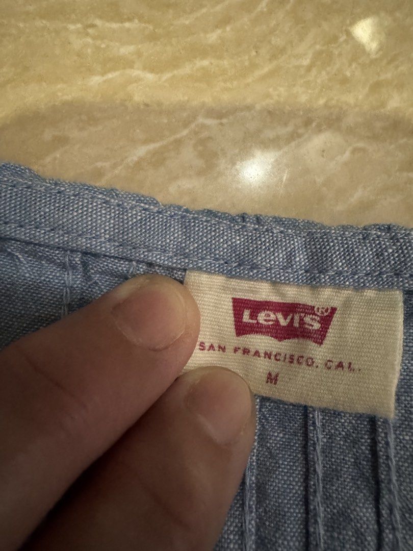 Levi’s Sleeveless Denim Blue (Category: Sleeveless) located in Tuguegarao City. Submitted by ginnievillacorte (Listing ID 1469167105, Image 2). Description: Size m on tag but runs big. Please refer to the pictures for the measurements. .