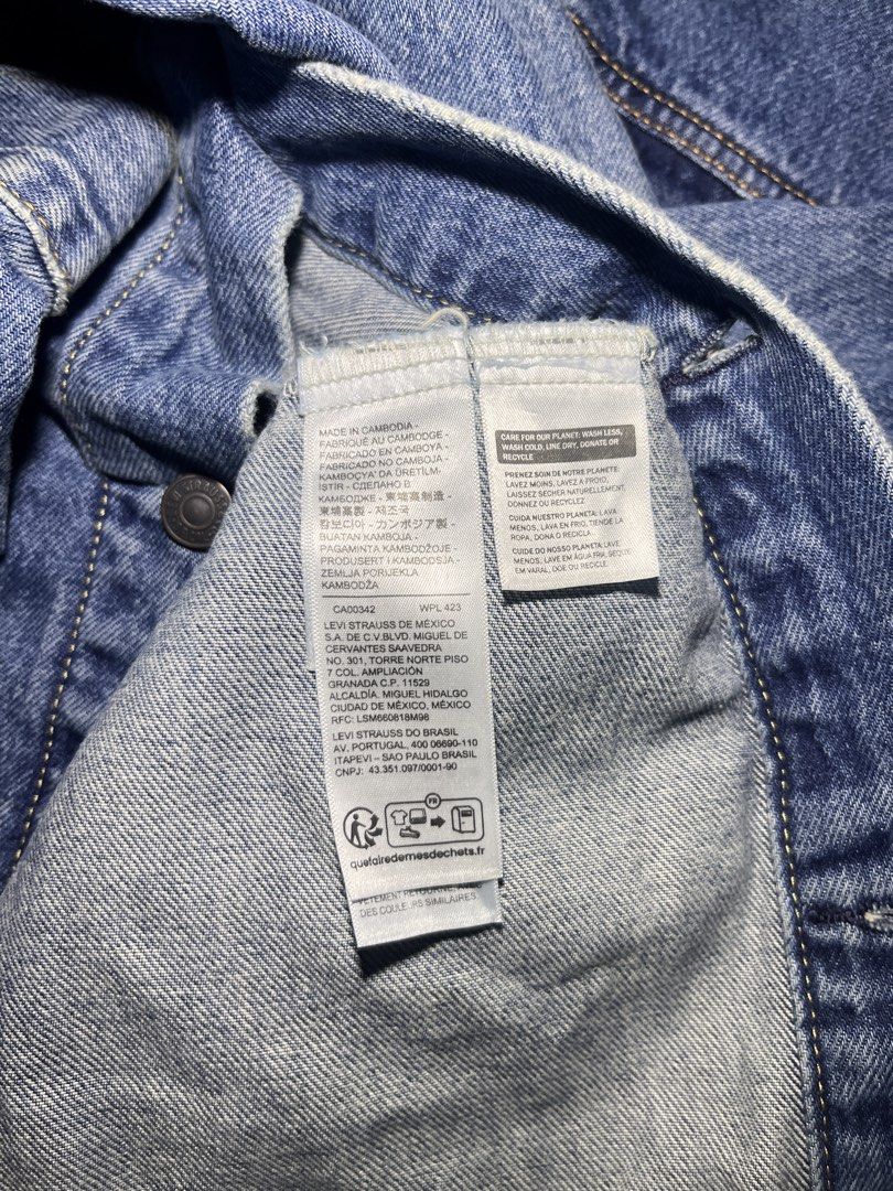 Levis Trucker Denim Jacket (Category: Coats, Jackets and Outerwear) located in Quezon City. Submitted by rnb-collection (Listing ID 1469198373, Image 3). Description: Forsale‼️ Levis Trucker Denim Jacket Standard Size Medium 26x23 Brand New with Hangtags No issue 3k+sf only 📍Quezon City Lalamove or J&T Express 🚚 📌Payment First Only, No cod, No cop Open for Videocall..