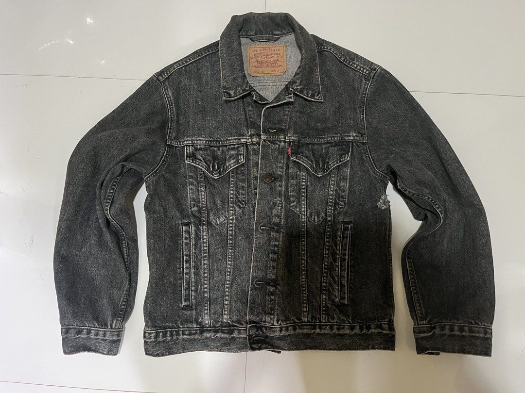 Levis Vintage Trucker (Category: Jeans) located in Davao. Submitted by son1993 (Listing ID 1469224558, Image 2). Description: Levis Vintage Trucker Made in Tunisia Crispy Small on tag best fit Med Issue last pic(patch nyu lang) Php 1,450+sf.