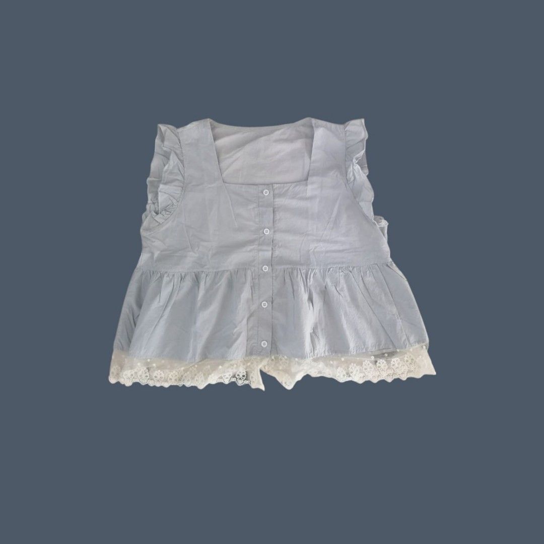 Light blue sleeveless baby doll top (Category: Sleeveless) located in Davao. Submitted by blueberrycheesecake_03 (Listing ID 1469363482, Image 1). Description: - Color: Light blue -Size: small -Unbranded ❗ With ballpoint stain .