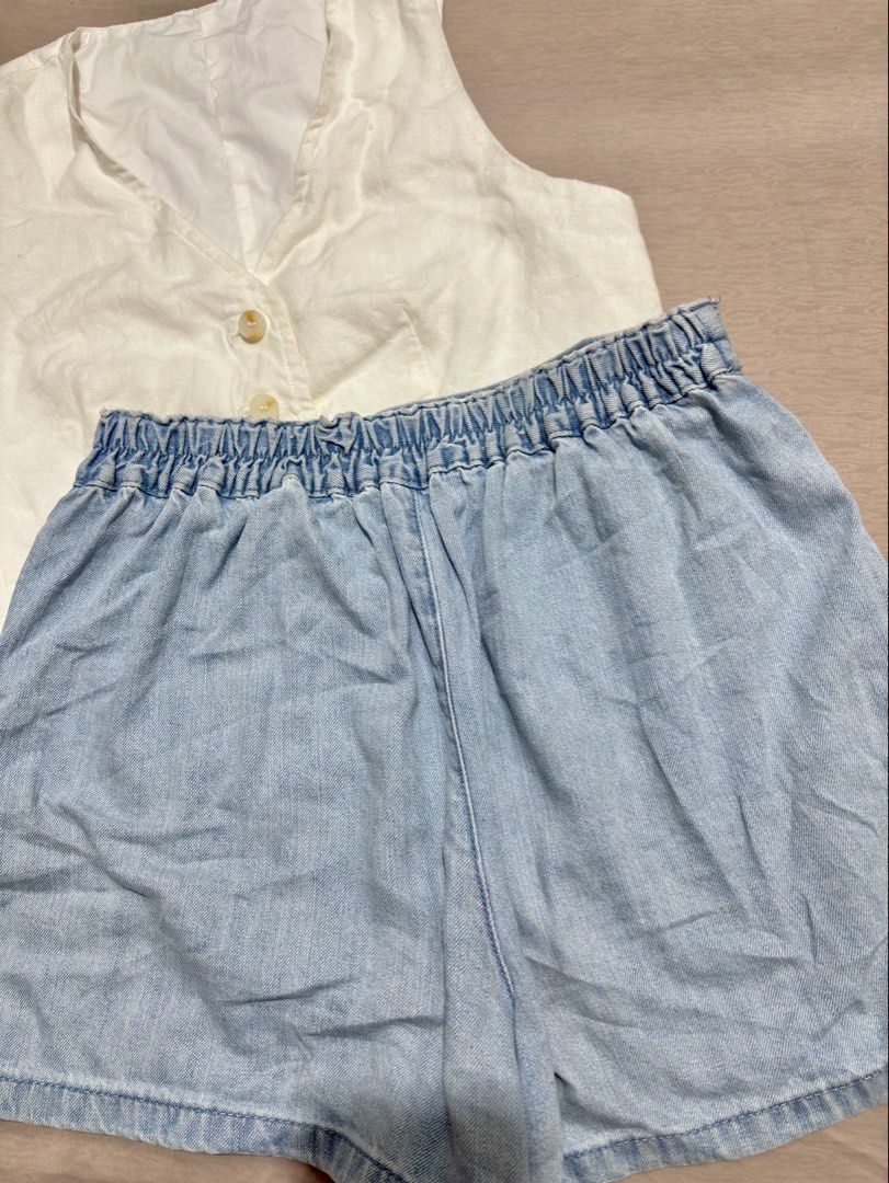 Light wash denim skort 24 - 28 (Category: Sets or Coordinates) located in Caloocan City. Submitted by nnnprelovedclothes (Listing ID 1469385744, Image 2). Description: .
