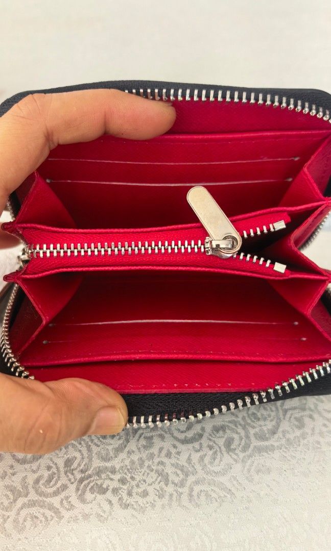 Like new epi leather short zip wallet (Category: Wallets & Card holders) located in Tuguegarao City. Submitted by zenphoenix-7ad615 (Listing ID 1469188770, Image 3). Description: Pretty in actual.