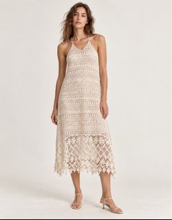 (Category: ) located in . Submitted by closet.cha (Listing ID 1469179065, Image 1). Description: .
