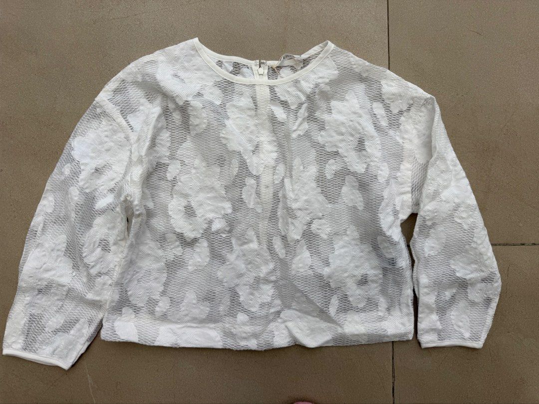 Like new lowry farm top (Category: Blouses) located in Quezon City. Submitted by closet.cha (Listing ID 1469180262, Image 2). Description: Lowry’s farm got this in japan Hindi lang nasuot, kept in closet Loose style fits s-m No flaws No return no exchange No haggle and low baller offers. No other photos or when worn for flat lays. No Meet-Ups No Cash on Delivery No Pera Padala at the moment. 🖊Please pay on time. No to joy reservers.🖊 *If no whe