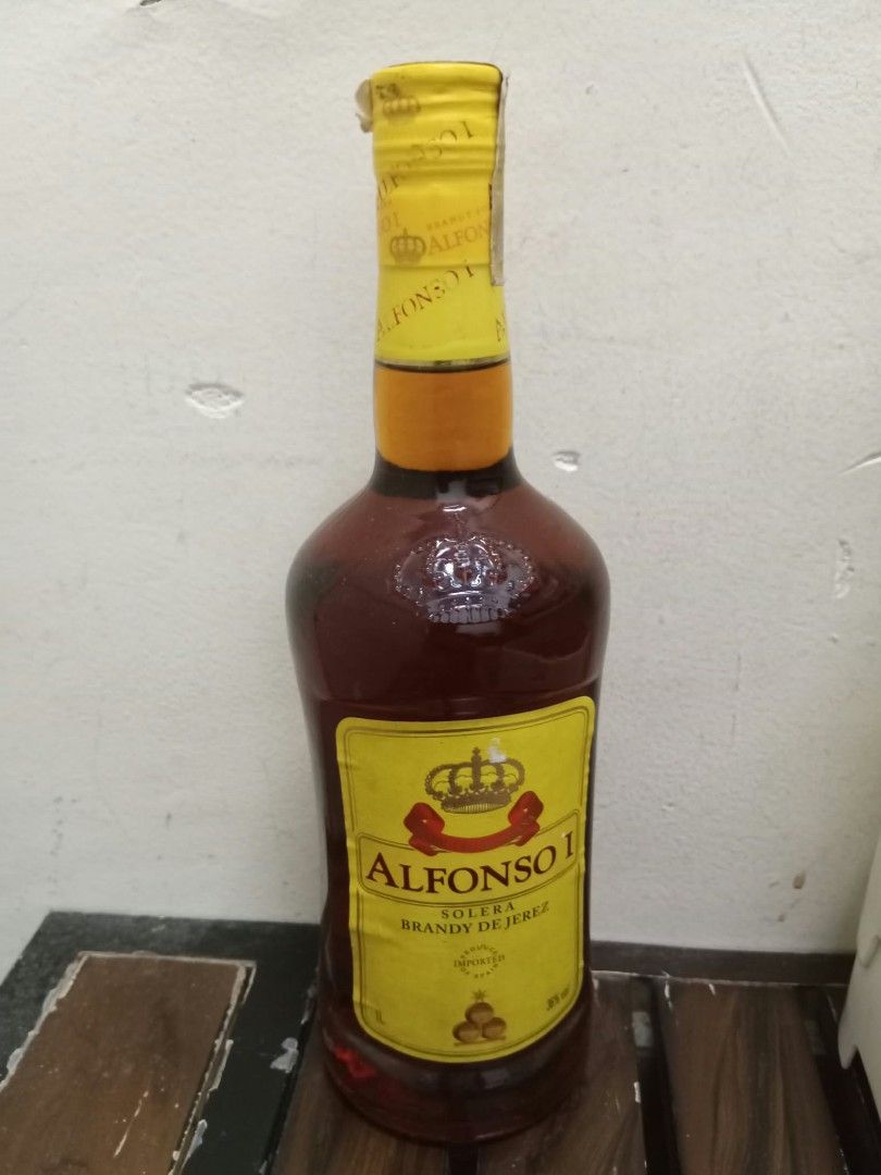 Liquor (Category: Beverages) located in Pateros City. Submitted by JP0125 (Listing ID 1469207339, Image 1). Description: Liquor 50 percent discount each. Pili lang kau.