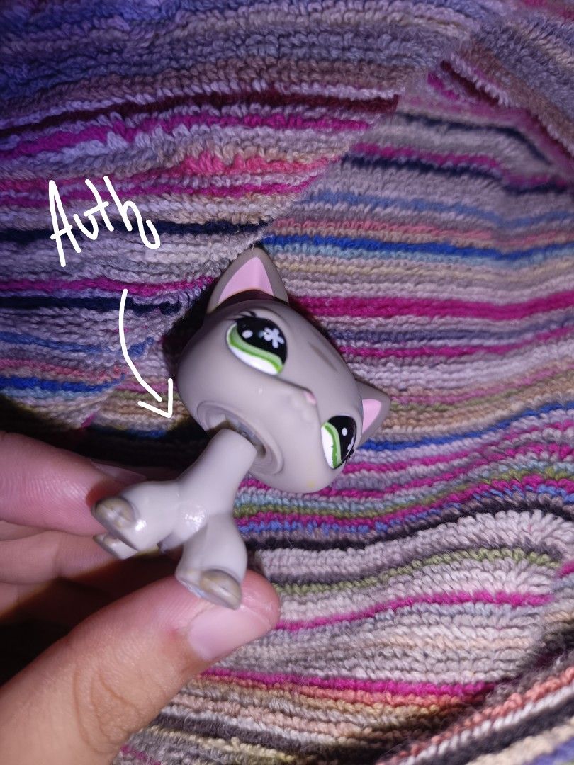 Littlest pet shop (LPS) FOR TRADE (Category: Figurines & Statues) located in Victoria. Submitted by yannirose (Listing ID 1469227147, Image 2). Description: Shc for trade!! LPS#483 LF: gen 2 main 5 molds (checking for other molds too!! -Like new -Clear peg -Good peg Authentic(⁠◕⁠ᴗ⁠◕⁠✿⁠) .
