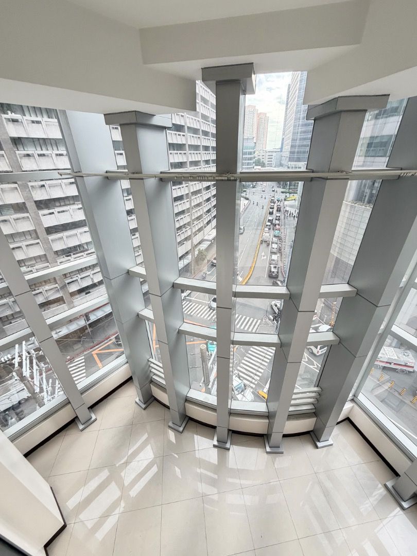 LIVE BETTER, LIVE PREMIUM - 3BR LOFT IN MAKATI (Category: Apartments & Condos) located in Taguig. Submitted by dacanayglad29 (Listing ID 1469211577, Image 1). Description: ✅ GUARANTEED LOWEST IN THE MARKET! RENT TO OWN PREMIUM CONDO IN ONE CENTRAL MAKATI Location : Sen. Gil J. Puyat Avenue corner H.V. Dela Costa Street and Geronimo Street, Salcedo Village, Makati City. Experience vibrant city living at The One Central Makati, a premier residentia