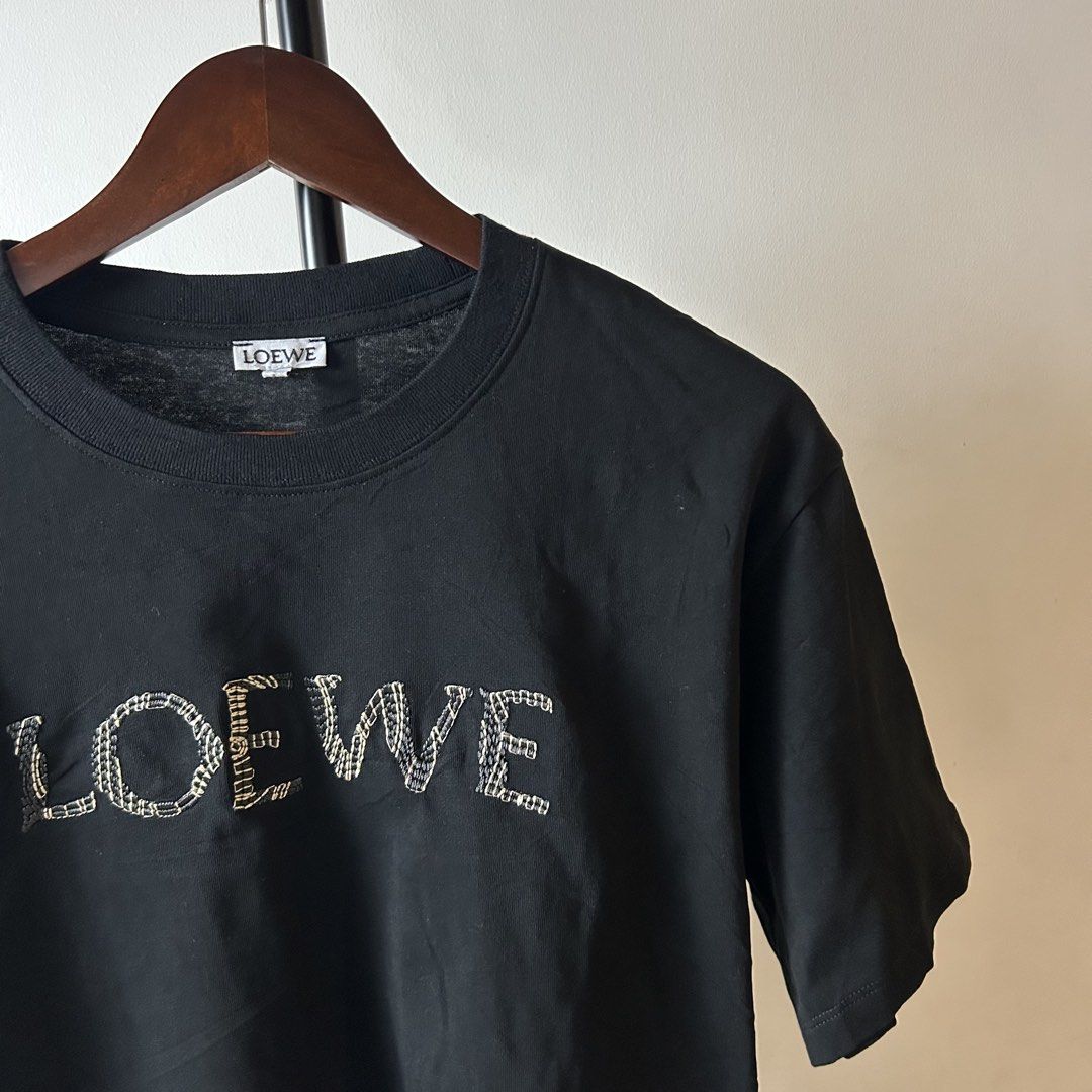 Loewe Cropped Shirt (Category: Shirts) located in Bacolod City. Submitted by dashloots (Listing ID 1469170725, Image 2). Description: Loewe Cropped Shirt Black colorway Small on tag W-20.5’ , L-17’ , L-18’ Flaws: none Mode of delivery: (J&T) 📦 Price: 400 Negotiable for sure buyers! Location: Bacolod City, Negros Occ.📍.