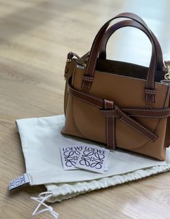 (Category: ) located in . Submitted by thebasicwardrobe (Listing ID 1469173948, Image 1). Description: .