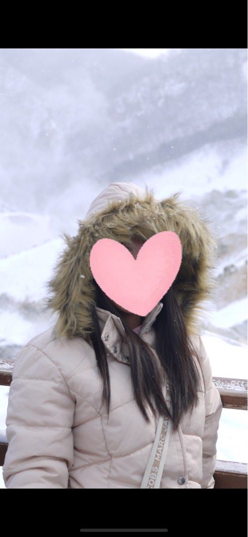London Rag Puffer Hoodie (Category: Coats, Jackets and Outerwear) located in Manila. Submitted by keenwater_c320c0 (Listing ID 1469297211, Image 2). Description: .