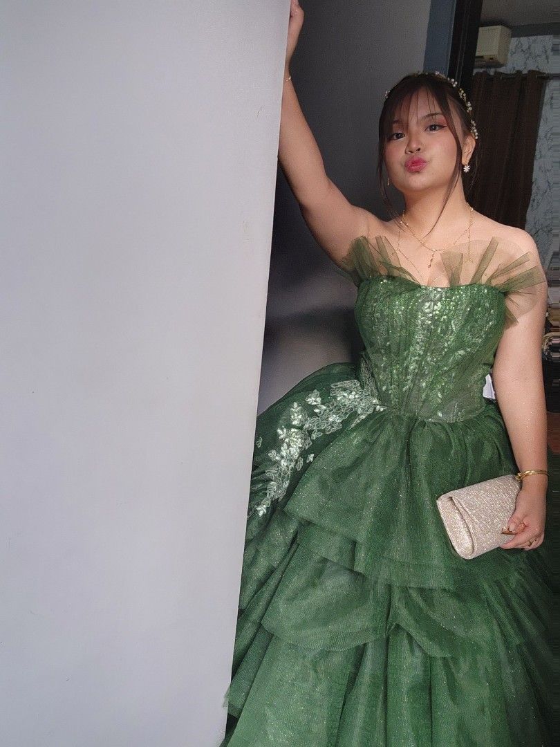 Long gown (Category: Evening dresses & gowns) located in Caloocan City. Submitted by jinkhie (Listing ID 1469384274, Image 2). Description: worn once price slightly negotiable.