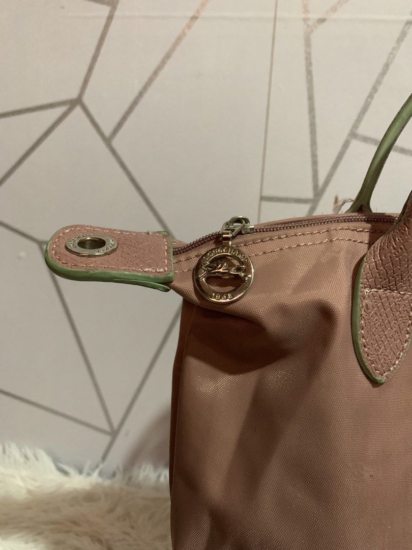 LONGCAHMP (Category: Shoulder Bags) located in Cagayan de Oro. Submitted by akidomingo088 (Listing ID 1469261222, Image 3). Description: Issue no sling.