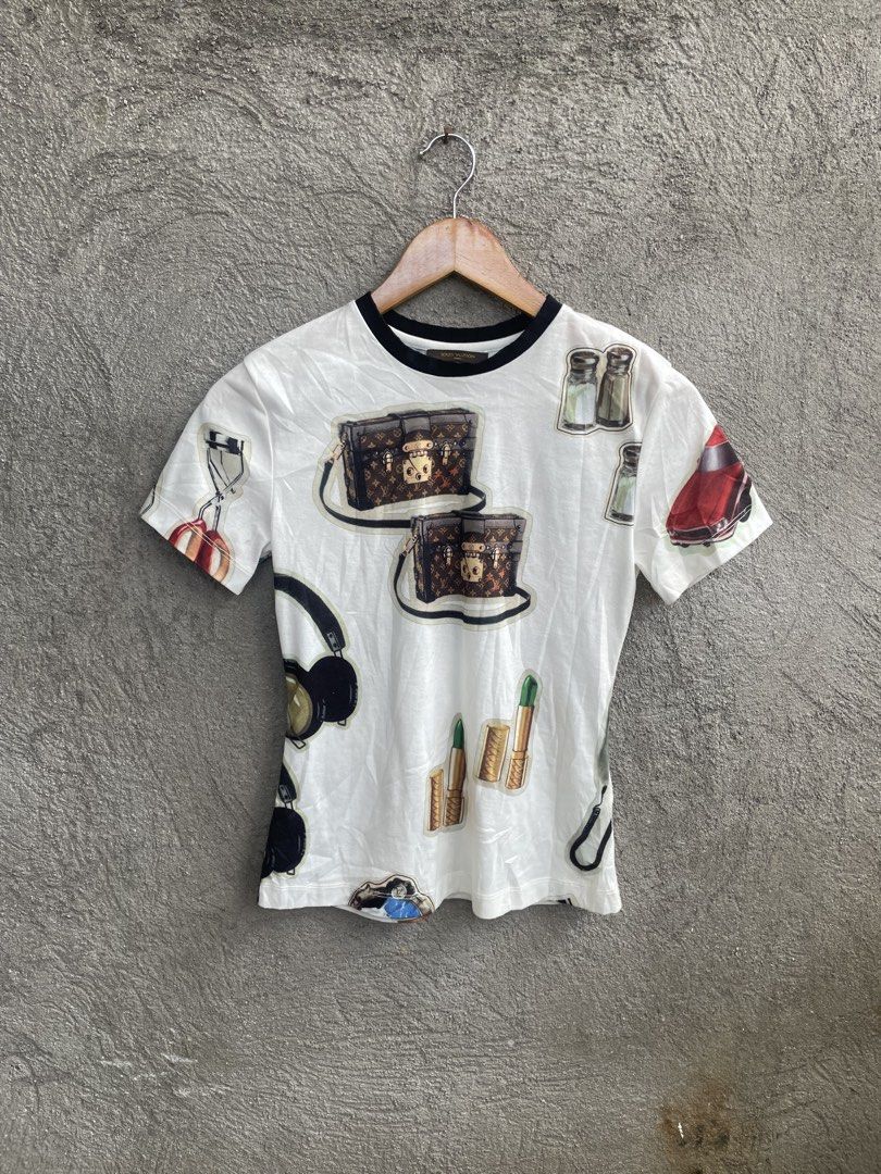 Louis Vuitton (Category: Shirts) located in Polomolok. Submitted by michaelorodio9504 (Listing ID 1469180691, Image 1). Description: Width 17 Length 23 Small No issue Excellent 9.5/10 Color rate.