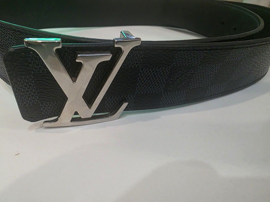 Louis Vuitton Damier Graphite LV Initiales Belt (Category: Belts) located in Cainta. Submitted by zealfalcon.0039aa (Listing ID 1469165119, Image 1). Description: - 100% Authentic Louis Vuitton Damier Graphite canvas belt - Silver-tone classic LV buckle - Purchased at Greenbelt IV, Makati on March 16, 2019 - Original gift receipt included in the package - Standard men's sizing with timeless checkerboard pattern - Premium build featuring clean edg