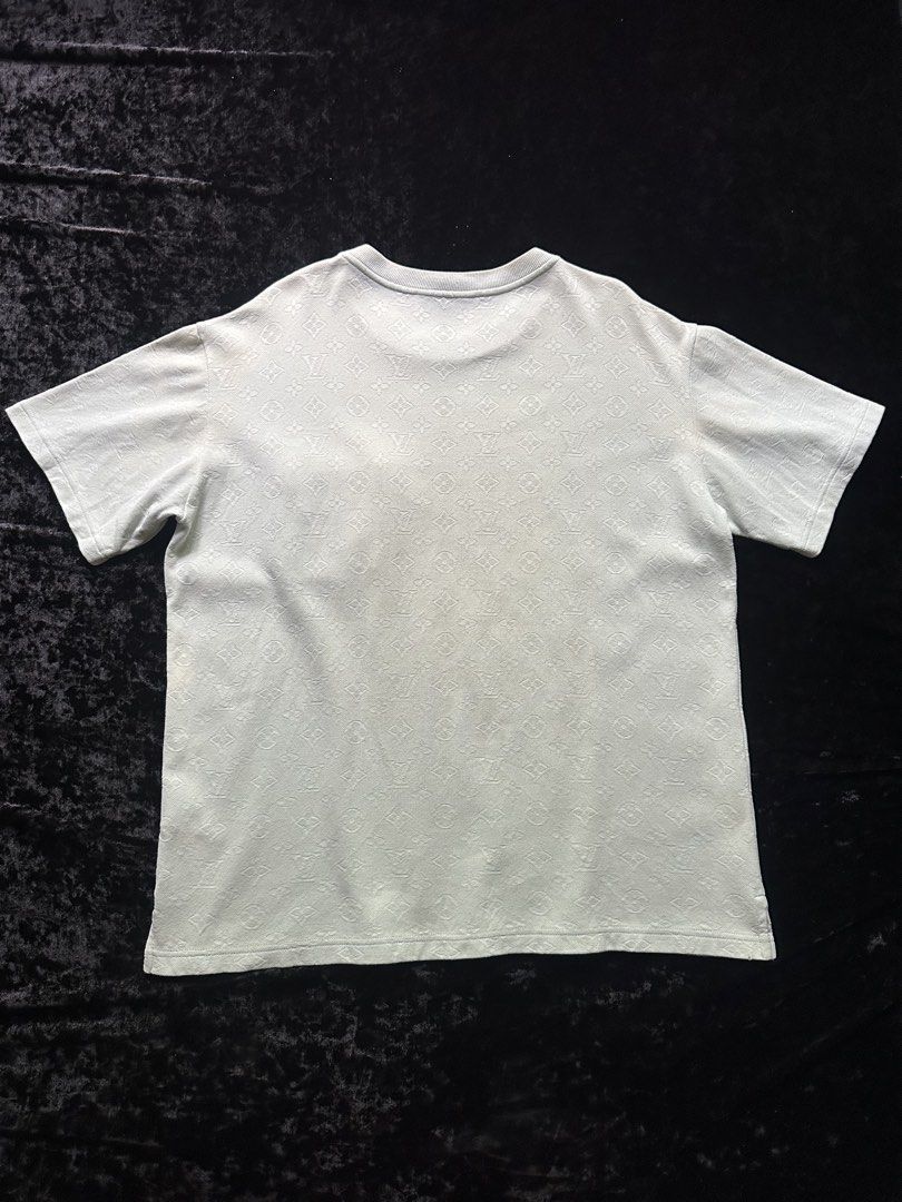 Louis Vuitton Monogram 3D Pocket T-Shirt (Category: Tshirts & Polo Shirts ) located in Digos. Submitted by jayarshop (Listing ID 1469283913, Image 2). Description: - Condition: Good condition, lightly worn pre-owned condition. Slight discoloration in some areas - Size: L (Large) Chest 24 inches Length 28 inches - Color: Light Sage Green - Material: 100% Cotton (Premium textured knit fabric) - Origin: Made in Italy (Style Code: RM232Q TCL HIY49W) 