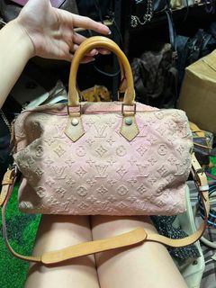 (Category: ) located in . Submitted by ukay_finds9.9 (Listing ID 1469272447, Image 1). Description: .