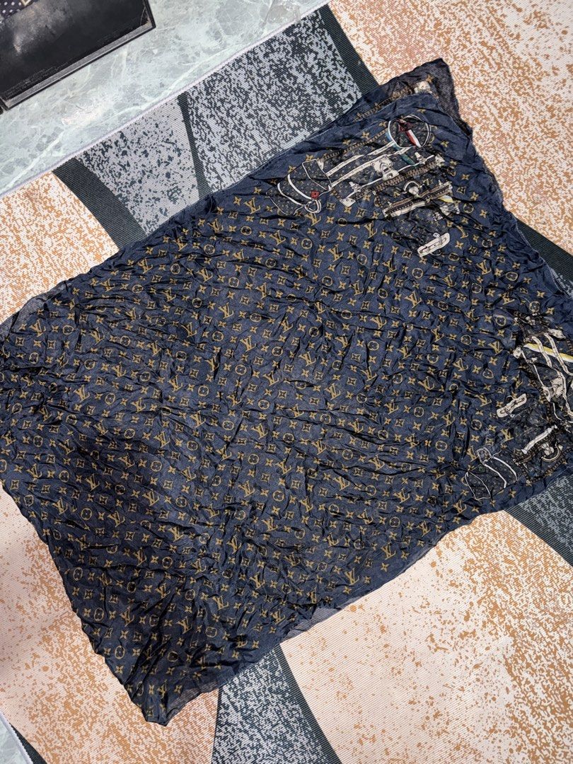Louis Vuitton Silk Scarf (Category: Scarves) located in Abuyog. Submitted by garments.sl (Listing ID 1469326347, Image 1). Description: Louis Vuitton Silk Scarf Authentic No flaws.