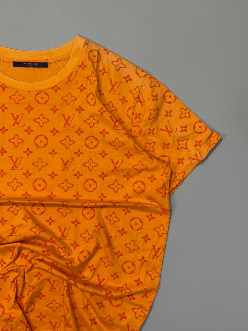 ‘LOUIS VUITTON VELVET MONOGRAM TEE’ (Category: Tshirts & Polo Shirts ) located in San Jose. Submitted by retro.co (Listing ID 1469284891, Image 3). Description: Features: - FRONT AND BACK DESIGN(AOP) - SIGNATURE MONOGRAM PATTERN - VELVET PRINT •Excellent Condition •Flaws: NO MAJOR FLAWS •Color rate: (9.5/10) •DIMES: (W): 22.5 INCH (L): 27.5 INCH READ BEFORE PURCHASING -WORLDWIDE SHIPPING -NO RETURN -Please check all photos accurately. ❗️Important