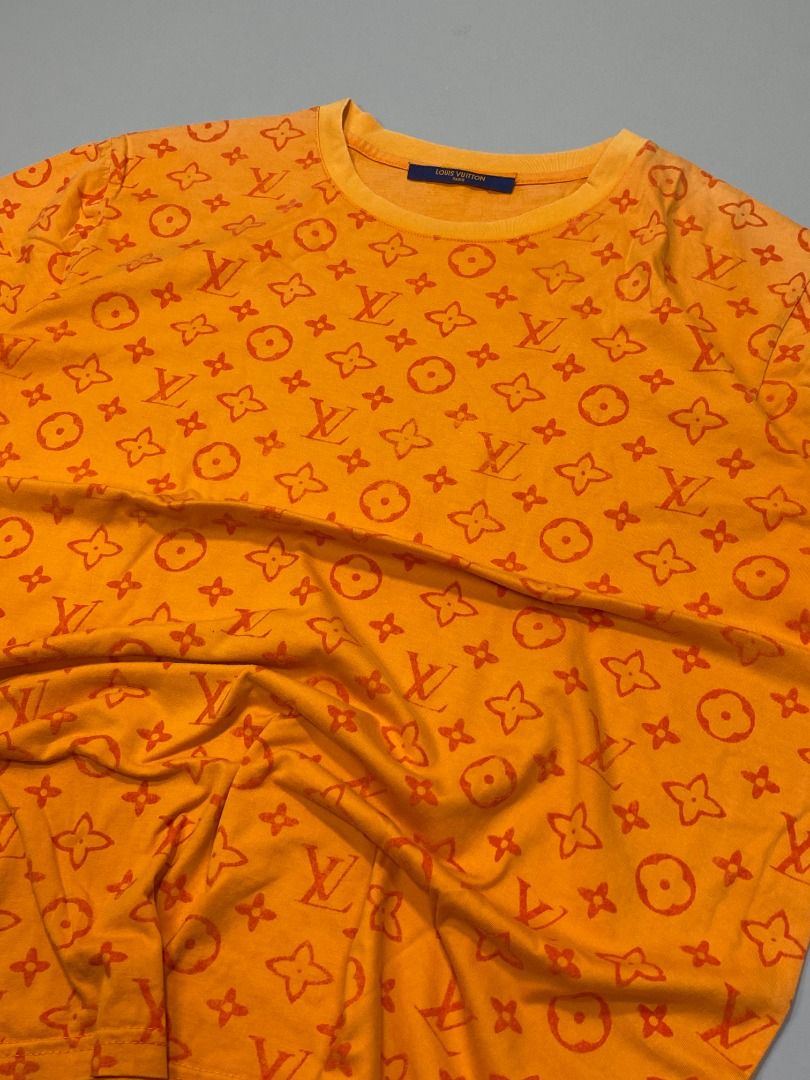 ‘LOUIS VUITTON VELVET MONOGRAM TEE’ (Category: Tshirts & Polo Shirts ) located in San Jose. Submitted by retro.co (Listing ID 1469284891, Image 2). Description: Features: - FRONT AND BACK DESIGN(AOP) - SIGNATURE MONOGRAM PATTERN - VELVET PRINT •Excellent Condition •Flaws: NO MAJOR FLAWS •Color rate: (9.5/10) •DIMES: (W): 22.5 INCH (L): 27.5 INCH READ BEFORE PURCHASING -WORLDWIDE SHIPPING -NO RETURN -Please check all photos accurately. ❗️Important