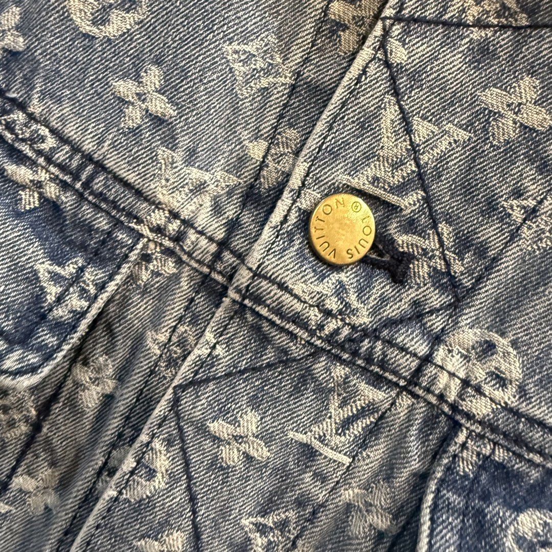 LOUIS VUITTON X SUPREME DENIM (Category: Luxury Apparel) located in Manila. Submitted by carbungcoalex (Listing ID 1469337236, Image 2). Description: LOUIS VUITTON x SUPREME DENIM JACKET 21 by 25 Good Condition Complete tags check all detailed photos 2K CLAIM.