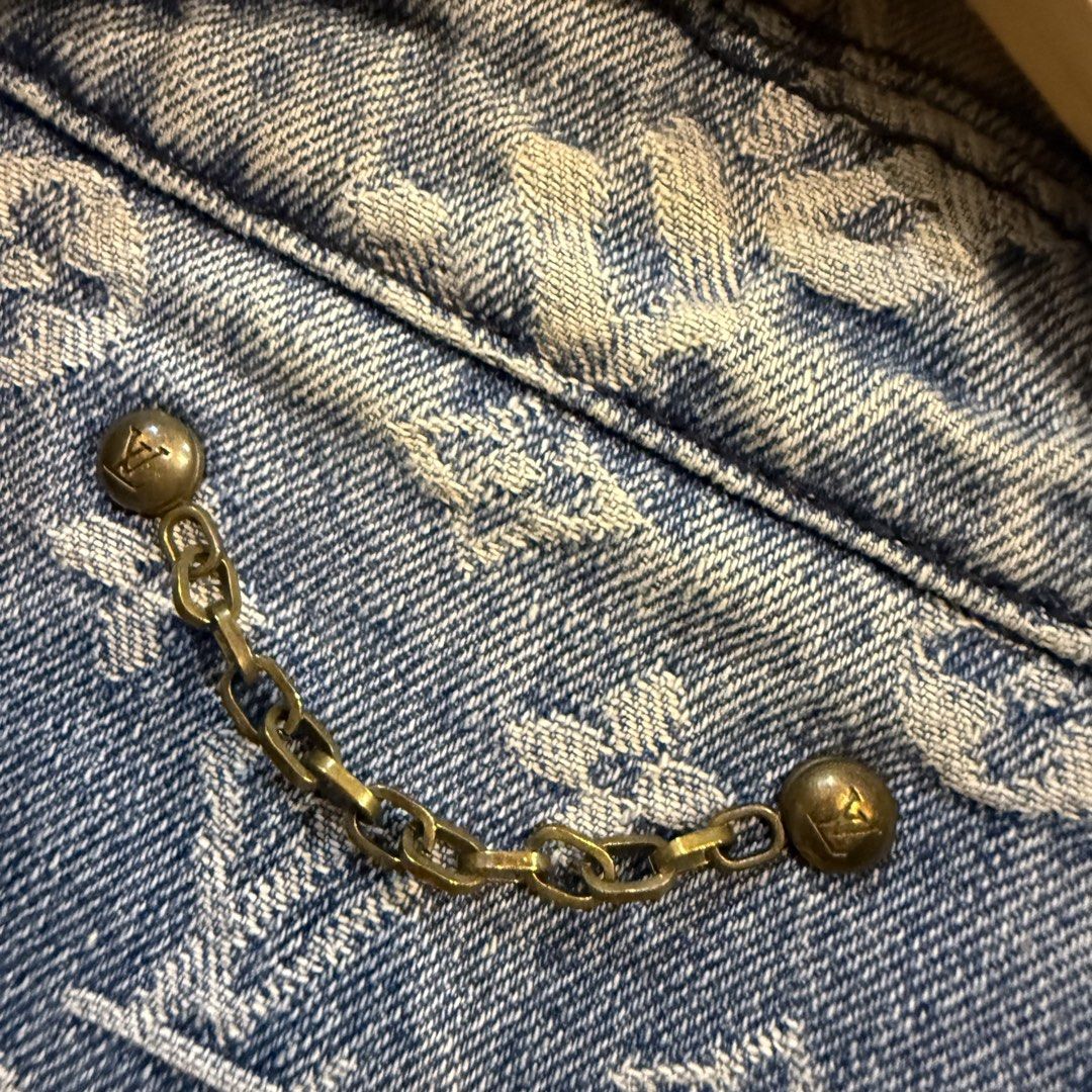 LOUIS VUITTON X SUPREME DENIM (Category: Luxury Apparel) located in Manila. Submitted by carbungcoalex (Listing ID 1469337236, Image 3). Description: LOUIS VUITTON x SUPREME DENIM JACKET 21 by 25 Good Condition Complete tags check all detailed photos 2K CLAIM.