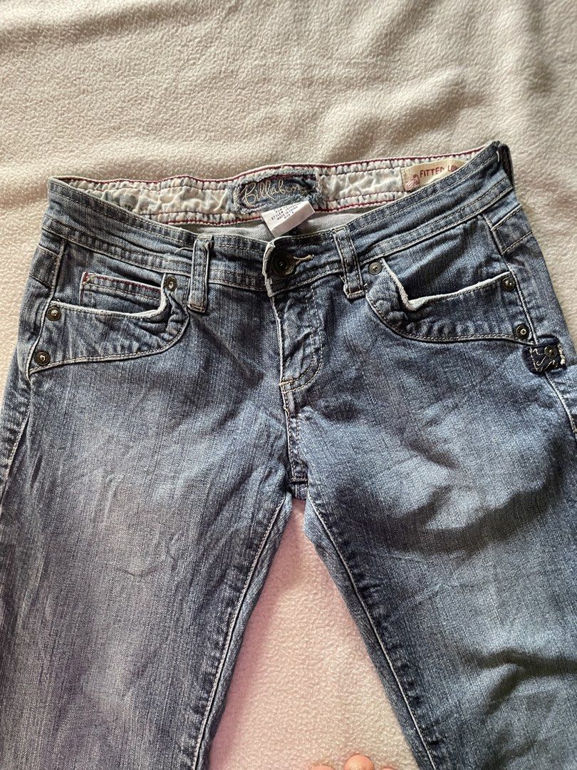 LOW RISE CAPRI PANTS (Category: Jeans) located in San Quintin. Submitted by polasolah (Listing ID 1469262650, Image 2). Description: low rise po siya so dont compare sa waist size niyo, more on sa above your hips size hip size: 29-30 28 inches long( sa pack area ko sinukat).