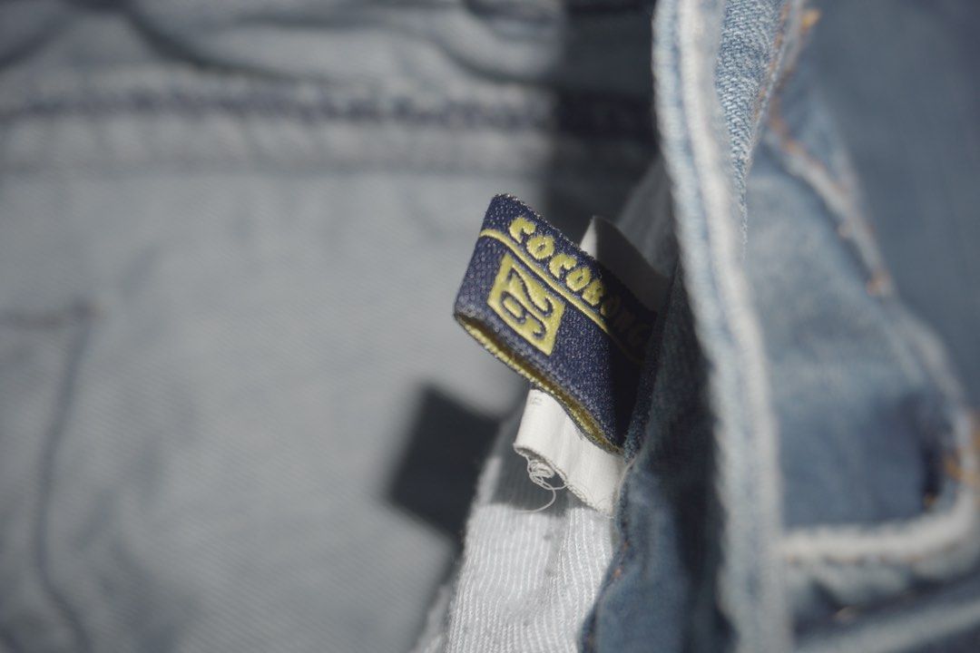 LOWRISE Y2K DENIM JEANS (Category: Jeans) located in Batangas. Submitted by miuparfait (Listing ID 1469248507, Image 3). Description: COCORONGO LOWRISE JEANS ₱300 SIZE: EXTRA SMALL-SMALL WAIST: 26 (LOWRISE) | 14.9” (FLATLAY) LENGTH: 40.4” (FLATLAY) ISSUES: X.