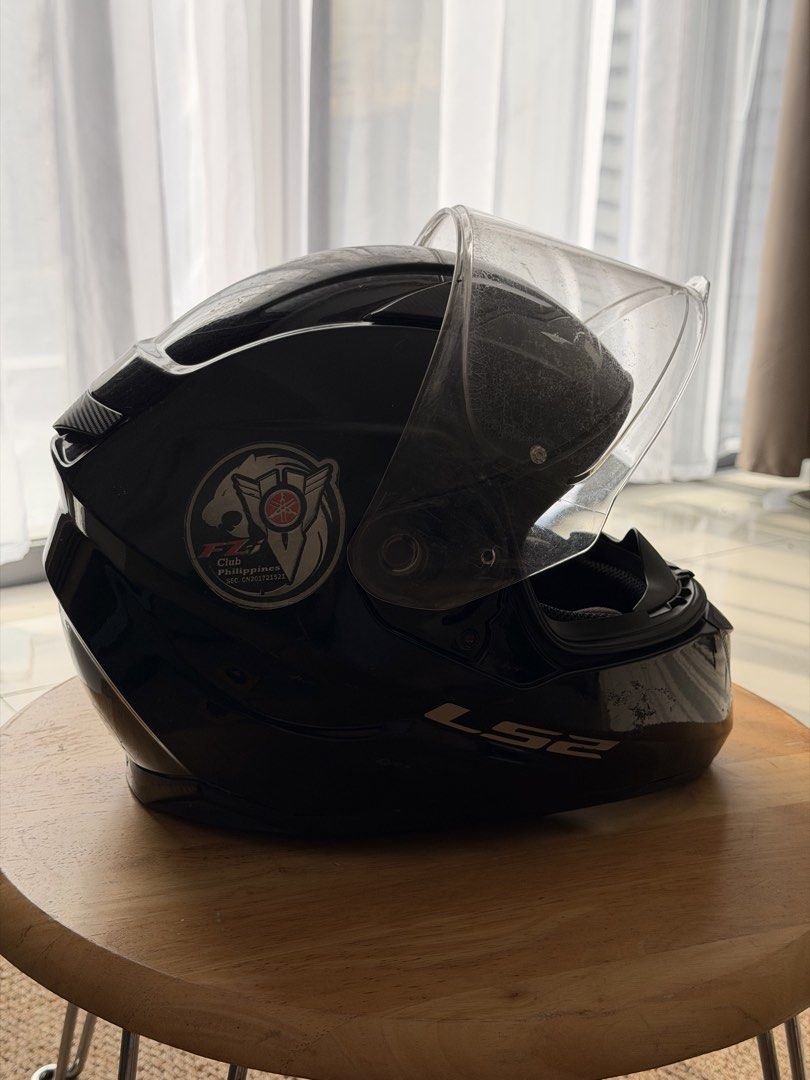 LS2 Stream Evo Helmet Black (Category: Caps & Hats) located in Manila. Submitted by biliberjes42462 (Listing ID 1469222859, Image 2). Description: - Model: LS2 Stream Evo Motorcycle Helmet - Color: Black - Safety: ECE R22-05 certified - Visor: Clear outer visor plus built-in drop-down sun visor Issue: Drop-down sun visor a bit loose.